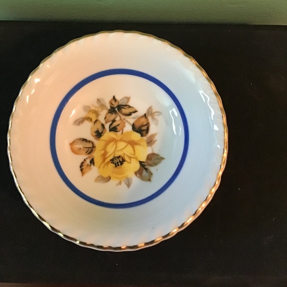 Vintage Japanese Collectible Retired Mini Floral Saucer With Gold & Silver - Picture 1 of 2